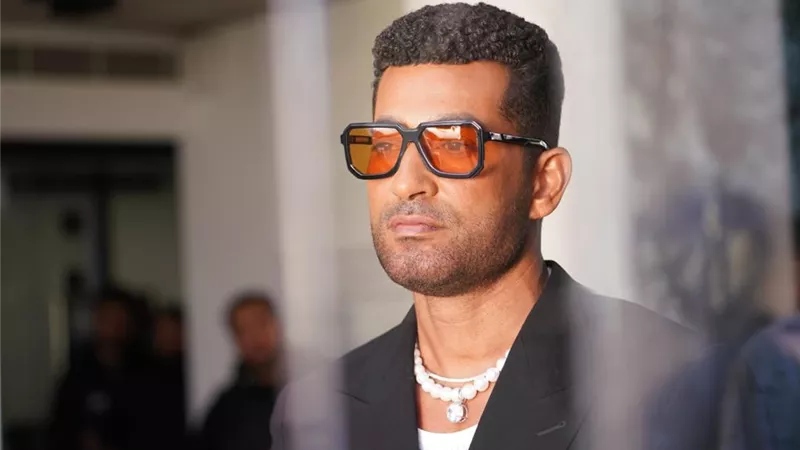 مبلغ خرافى.. تعرف على سعر ماسة سلسلة عمرو سعد فى 