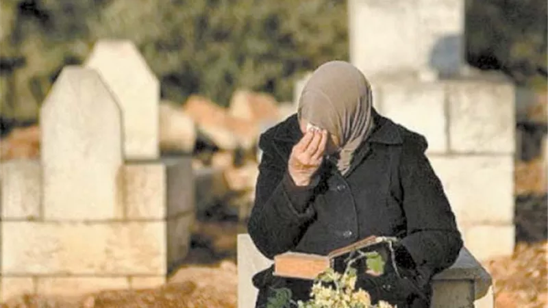 لا مانع من زيارة المقابر في يوم العيد .. بشرط