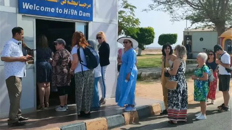 المركز الثقافى لإفريقى والنصب التذكارى بأسوان يستقبلان زوار العيد