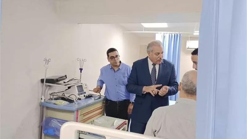 الخطيب يوجه بتلافى بعض السلبيات فى مستشفيات خاصة ببنها