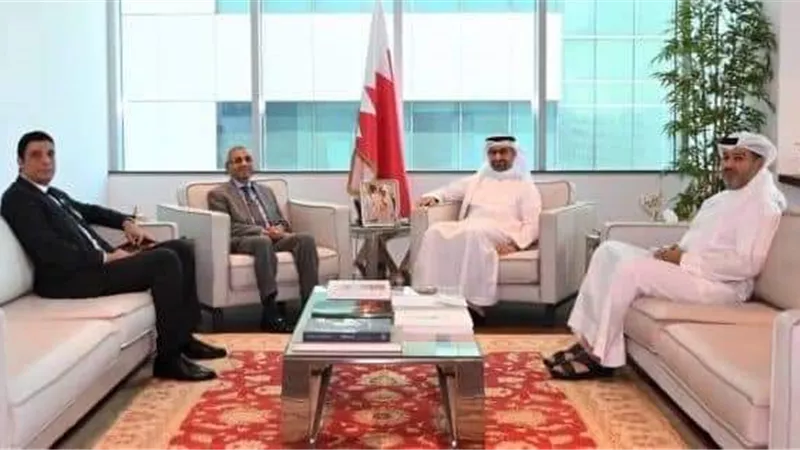 سفير مصر في المنامة يلتقي بوزير الصناعة البحريني
