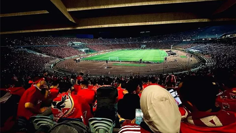جماهير الاهلى تحتشد للمواجهة المرتقبة مع الرجاء المغربى