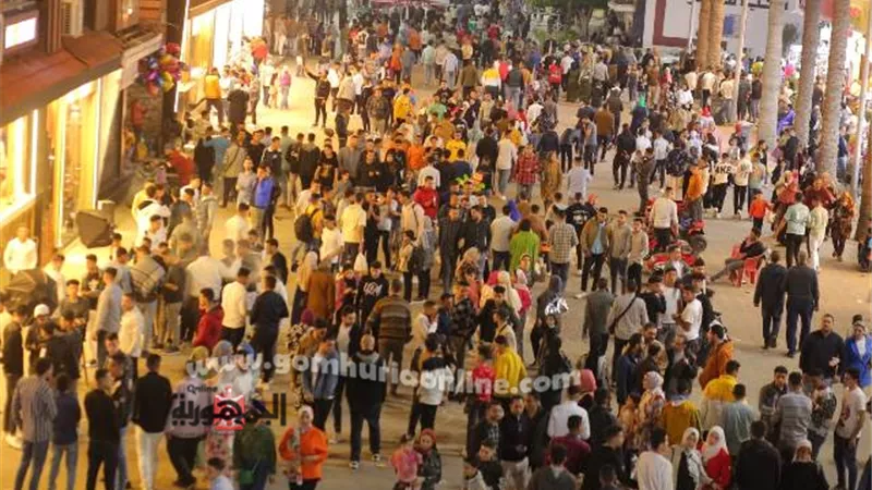 زحام شديد برأس البر في الفترة المسائية
