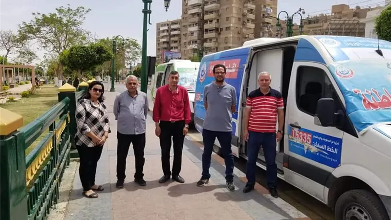 انتشار القوافل الطبية والعيادات المتنقله فى الحدائق بالمنيا