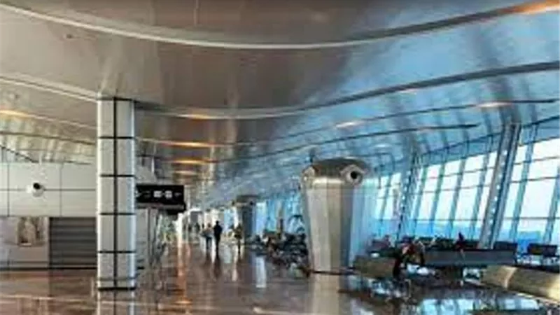إنذار خاطئ يتسبب في هبوط اضطراري لطائرة لندن بمطار الغردقة