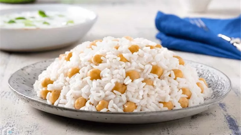 طريقة عمل الأرز بالحمص