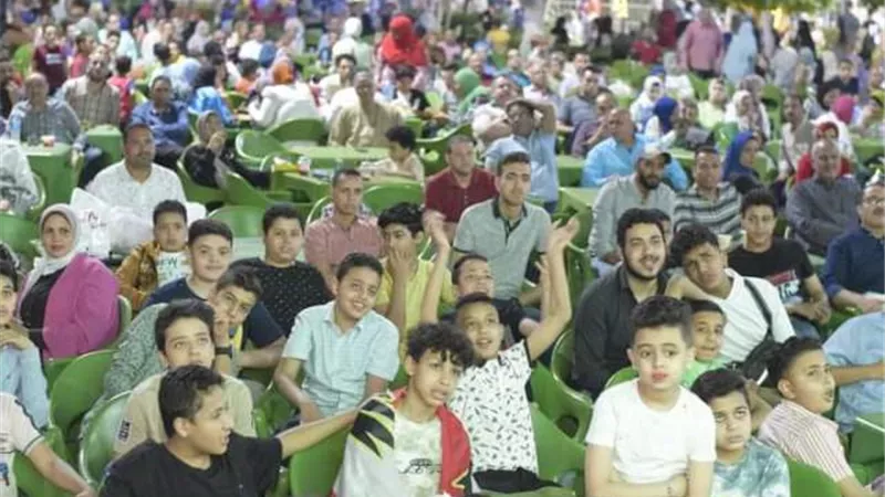 توافد رواد نادى سوهاج ضمن مبادرة العيد أحلى..صور