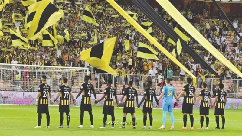 جماهير اتحاد جدة ترسم لوحة فنية قبل مواجهة الهلال - فيديو