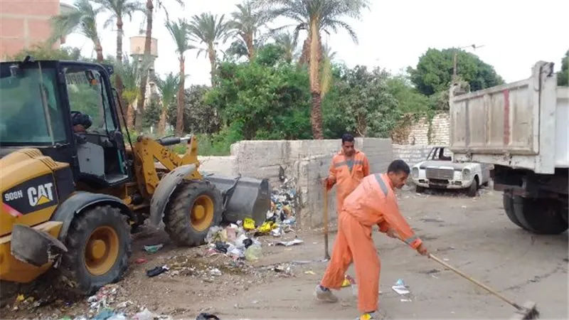 محافظ أسيوط : حملات نظافة مستمرة بالمراكز والاحياء ورفع 600 طن