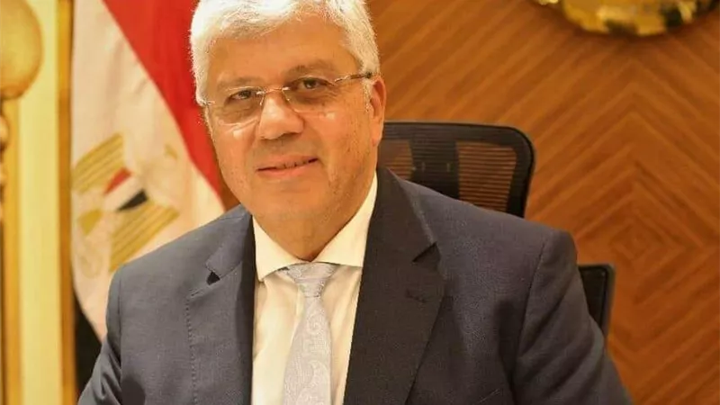 وزير التعليم العالي يهنئ الرئيس السيسي بمناسبة عيد تحرير سيناء