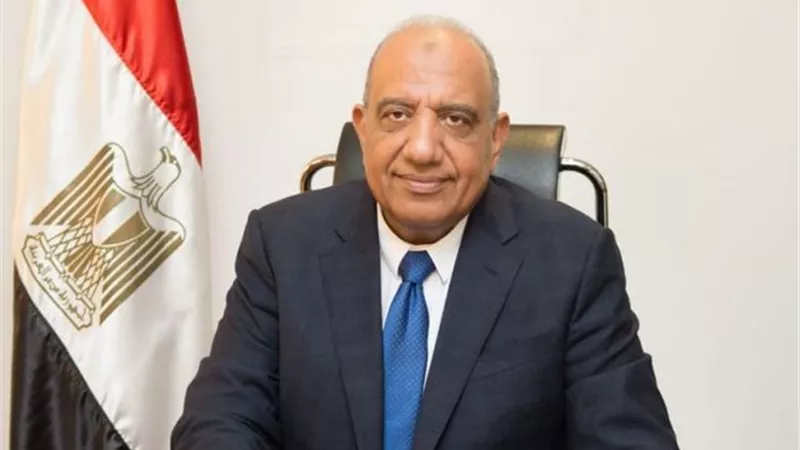 وزيرقطاع الأعمال:مصانع جديدةلإنتاج حامض النيتريك والأمونياالخضراء