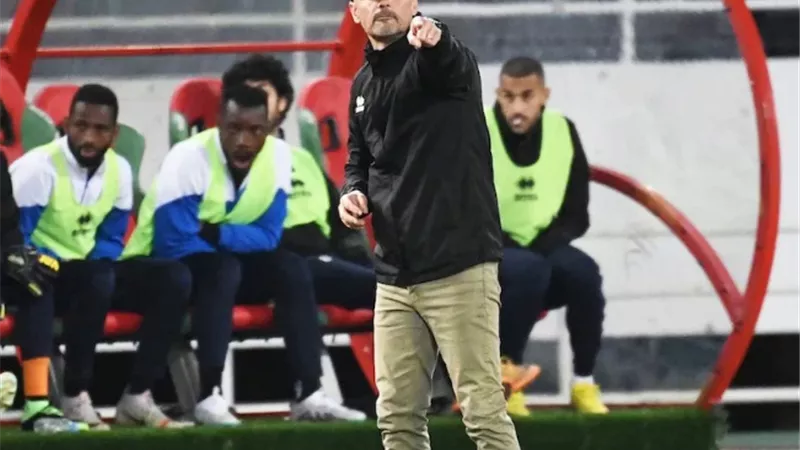 بعد ثنائية اتحاد الجزائر:جماهير الجيش الملكي تطالب باقالة دا كروز