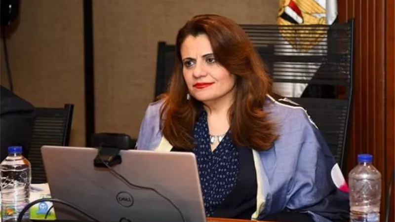 قبل14مايو..الهجرة تدعو إلى الاستفادة من مبادرة سيارات المصريين