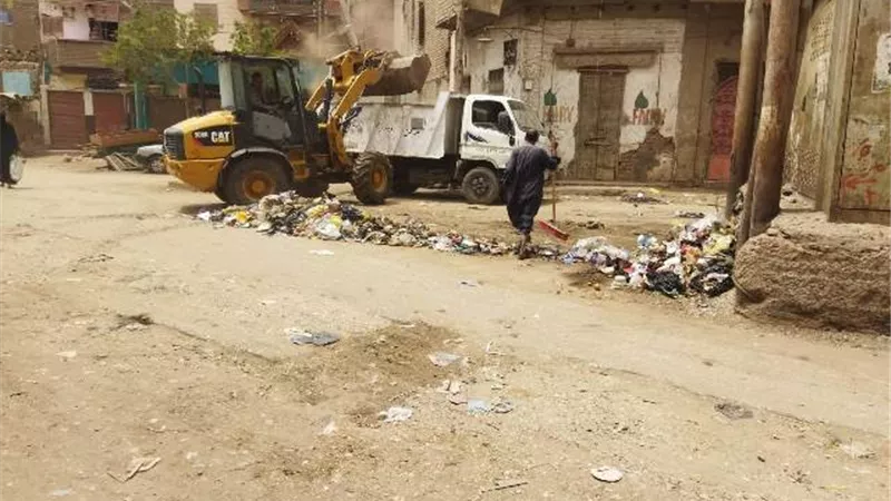 محافظ أسيوط: رفع 540 طن قمامة بـ 5 مراكز واستمرار أعمال النظافة
