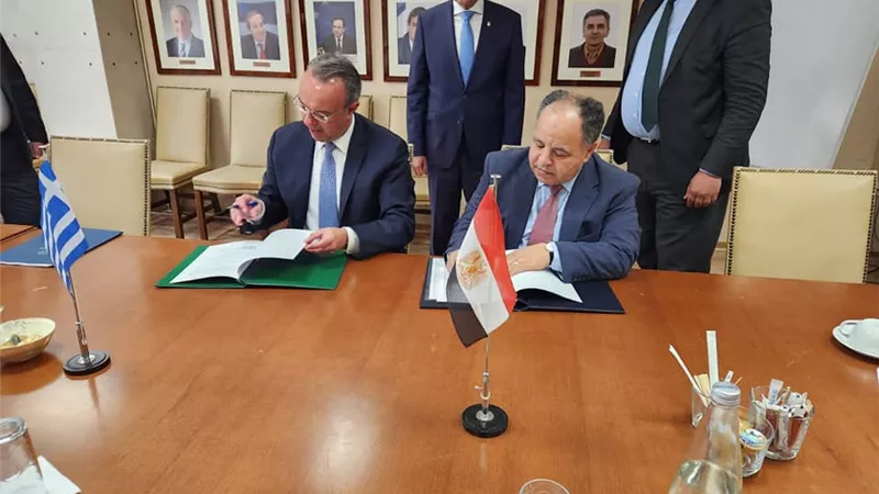 توقيع مذكرة لإطلاق حوار دورى بين وزارتى المالية بمصر واليونان