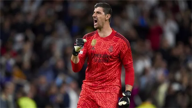 كورتوا : ريال مدريد أفضل فريق في العالم وبيريز رئيس عظيم
