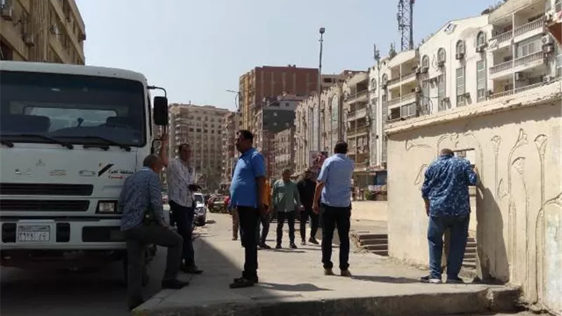 تنفيذ مواقف السرفيس وتطوير الميادين فى الهرم