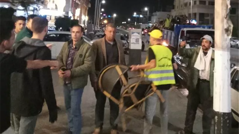 جهاز دمياط الجديدة يشن حملة إشغالات ليلية بالتعاون مع الشرطة/ صور