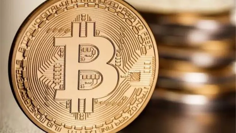 بيتكوين تقود انتعاش جماعي وتتجاوز 28 ألف دولار