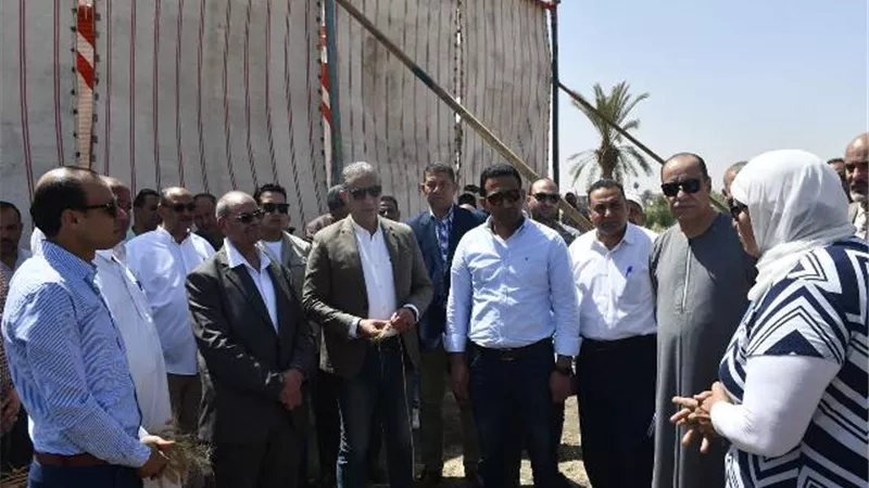 محافظ الفيوم .. يتفقد صوامع الغلال لمتابعة أعمال توريد القمح