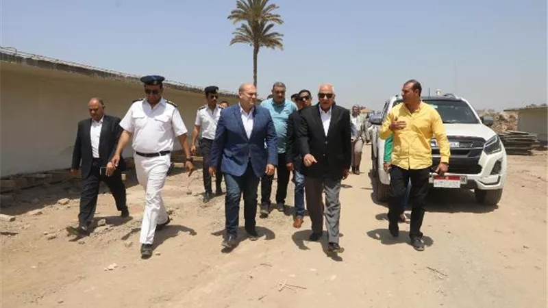 محافظ الجيزة يتفقد نسب التنفيذ بالمشروعات القوميةعلي ارض المحافظة