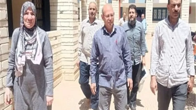 مدير تعليم القناطر تتابع استعداد المدارس لامتحانات التيرم الثانى