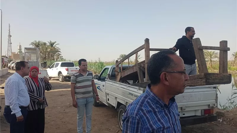 حملة مكبرة لإزالة الاشغالات والتعديات على حرم الطريق بملوي
