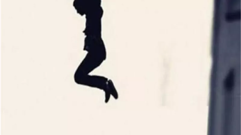 بسبب 