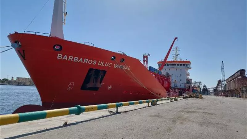 شحن 150ألف طن كلينكر من شرق بورسعيد و 4 آلاف طن صودا من ميناء غرب