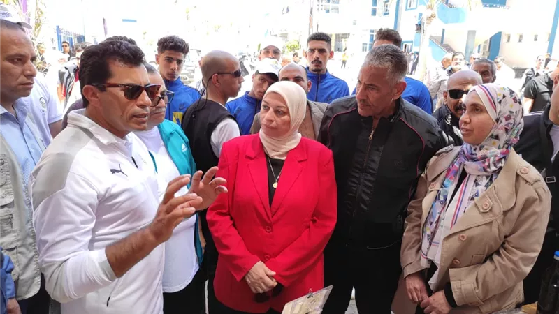وزير الشباب يتفقد معرض المنتجات التراثية واليدوية بشمال سيناء