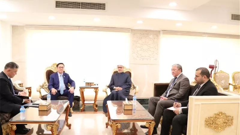 أمين «البحوث الإسلامية» يلتقي سفير كازاختسان