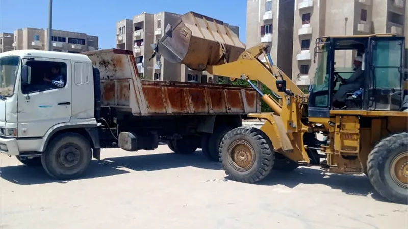 تكثيف أعمال النظافة والإنارة بمركز ومدينة الإسماعيلية