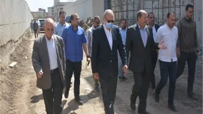 الهجان يوجه بإزالة ٤ مباني بكفر شكر لإقامة موقف عمومى للسيارات