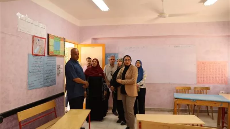 نائب محافظ الوادي تتابع جاهزية المدارس لامتحانات نهاية العام