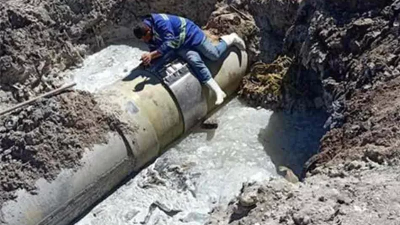 كسر مفاجئ بخط طرد الصرف الصحي بمنشأة البكرى بمدينة الفيوم