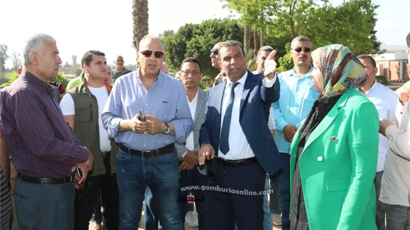 وزير الرى يتفقد أعمال تطهير الترع بمحافظة المنوفية
