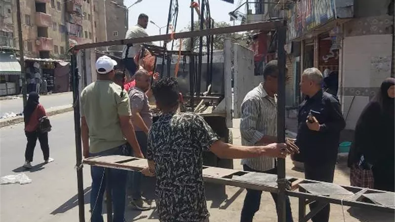 الجيزة تمشط الشوارع من التعديات عقب إجازة العيد