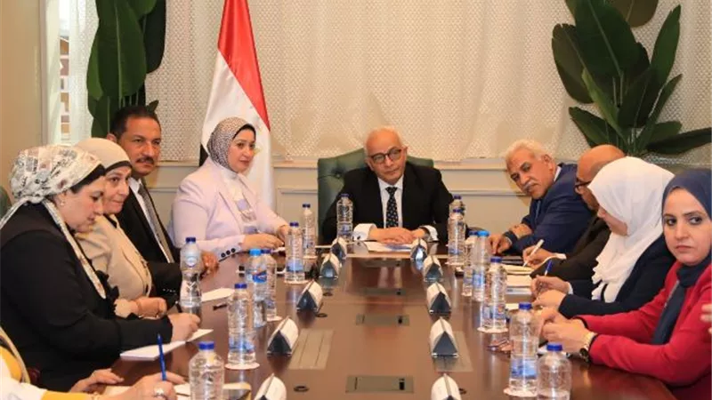إقامةمهرجان المسرح المدرسى واختيار أفضل مسرحيةعلى مستوى المديريات