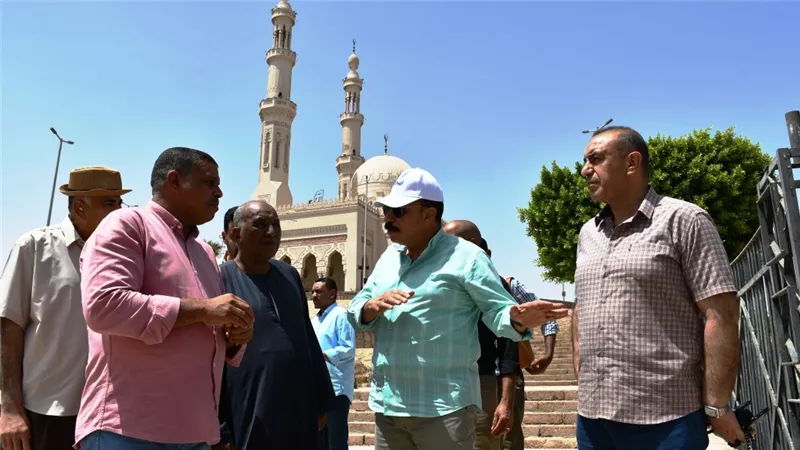 محافظ أسوان يتفقد مشروع تطوير منطقة الطابية التاريخية