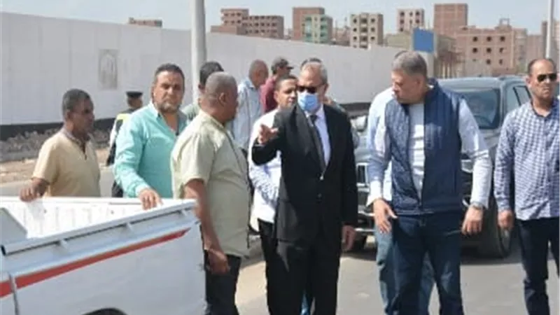 محافظ القليوبية يضبط سيارة نقل بطوخ قطعت الطريق بشكل مفاجئ