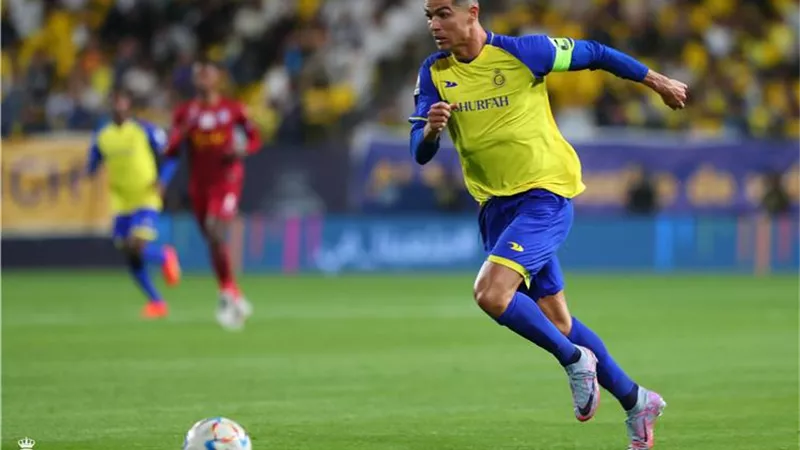 رونالدو يفتتج التسجيل للنصر أمام الرائد بالدورى السعودى