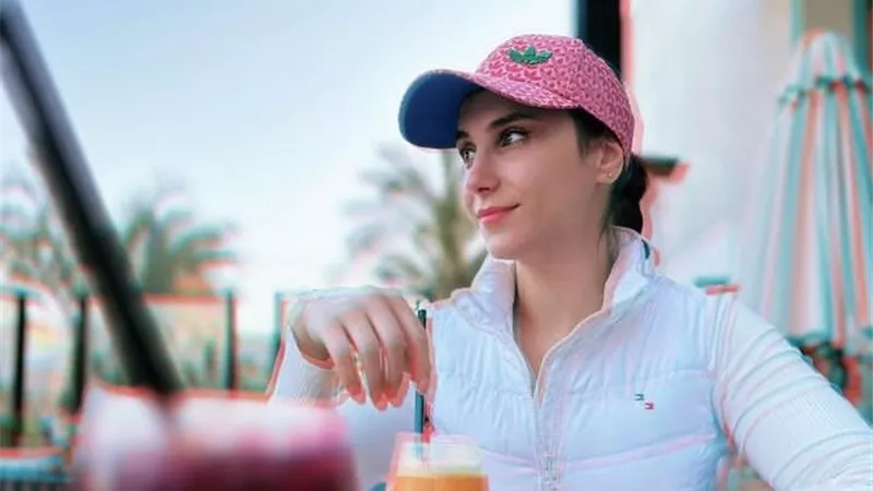 ملامح هادئة وإطلالة جذابة ل 