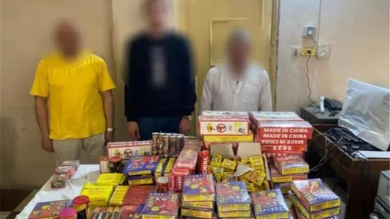 ضبط 3 أشخاص بـ كمية من الألعاب النارية في البحيرة
