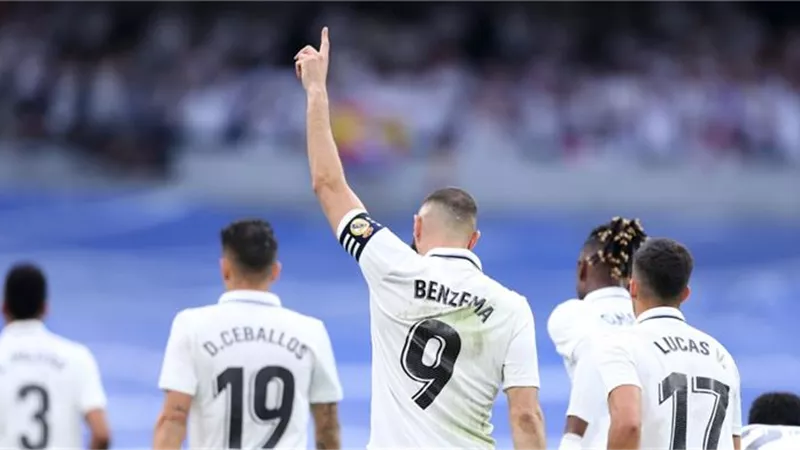 هاتريك بنزيما يقود ريال مدريد للفوز علي ألميريا 4 / 2