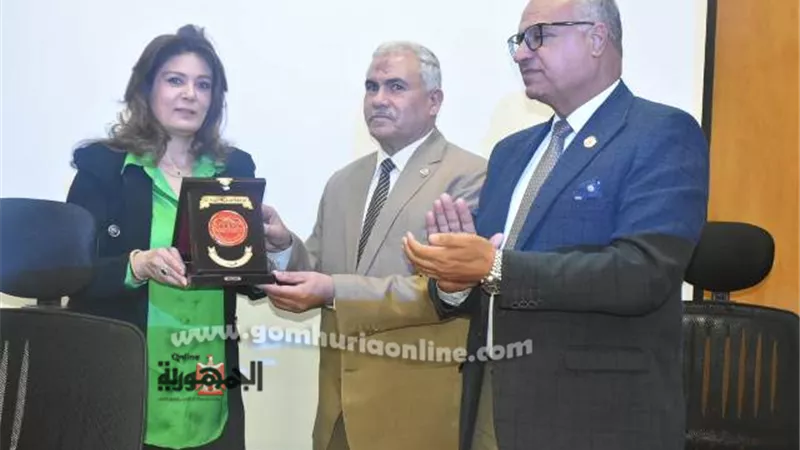 جامعة السادات تكرم مدير عام شئون خدمة المجتمع لبلوغه سن المعاش