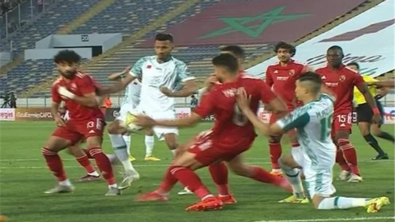 لاعبو الرجاء يطالبون بركلة جزاء على الاهلى