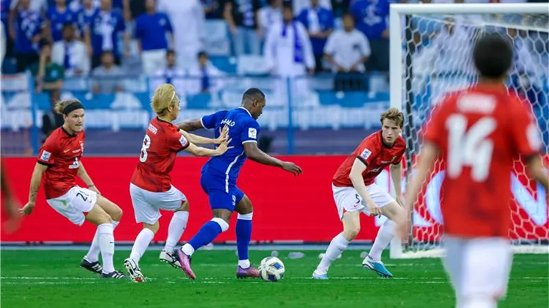 الهلال السعودي يتعادل 1/1 مع أوراوا في ذهاب نهائي دوري أبطال آسيا