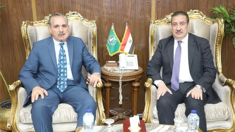 محافظ كفر الشيخ يقدم العزاء لمحافظ المنوفية