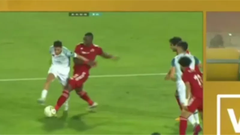 خبير تحكيمى: ضربة جزاء الرجاء امام الاهلى مشكوك فى صحتها