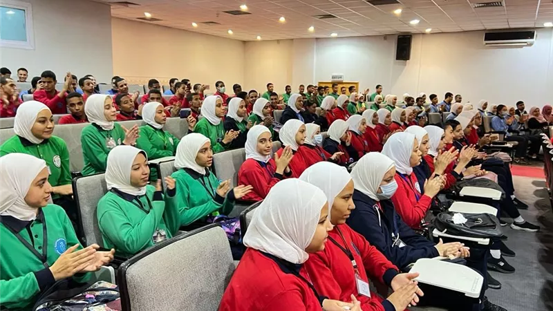 700 طالب وطالبة فى مسابقة أوائل الطلبة بالأقصر